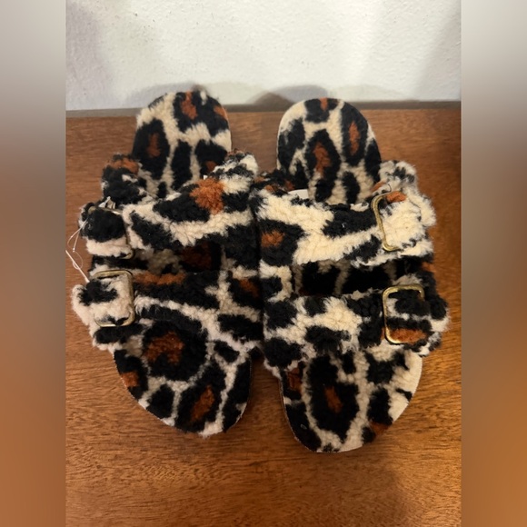 Secret treasures fuzzy leopard print slip on slides sandals slippers new size 9 - Picture 3 of 10